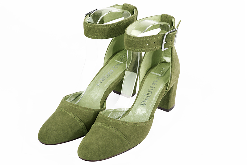 Pistachio green women's open side shoes, with a strap around the ankle. Round toe. Medium block heels. Front view - Florence KOOIJMAN